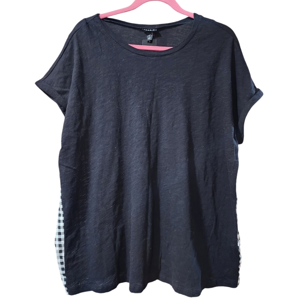 Torrid size 1 mixed fabric black Daisy dolman tee nwt